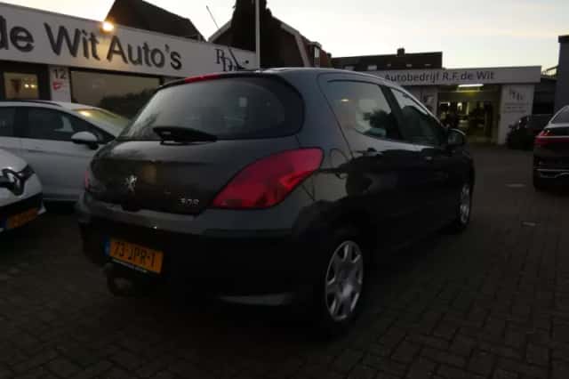 Peugeot 308 (2009) thumbnail 6