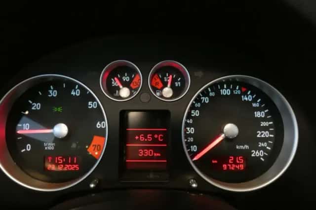Audi TT (2001) thumbnail 6