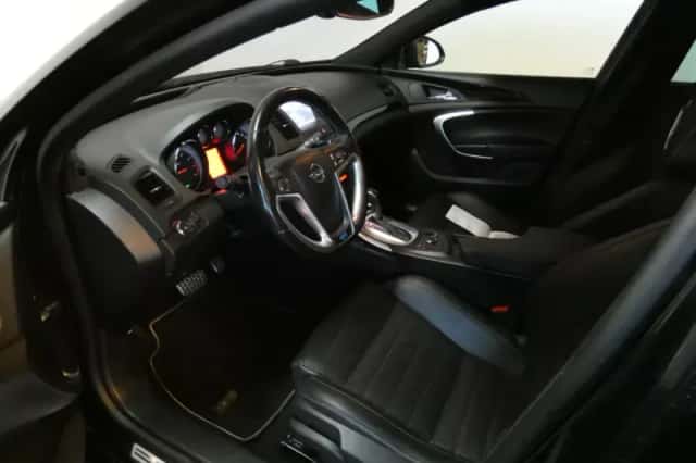 Opel Insignia (2012) thumbnail 3