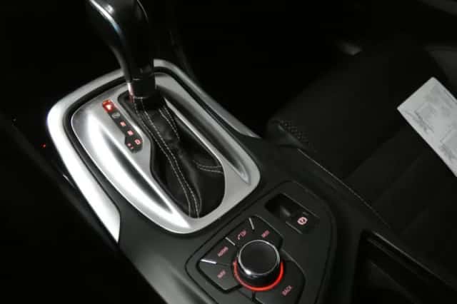 Opel Insignia (2012) thumbnail 6