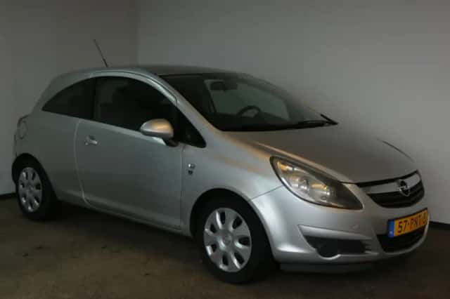 Opel Corsa (2011) thumbnail 2