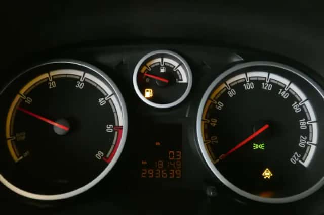 Opel Corsa (2011) thumbnail 6