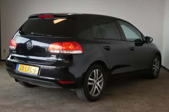 Volkswagen Golf (2010) thumbnail 6
