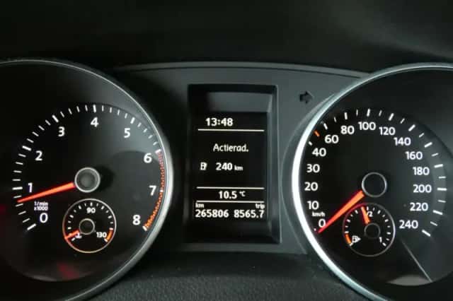Volkswagen Golf (2011) thumbnail 6