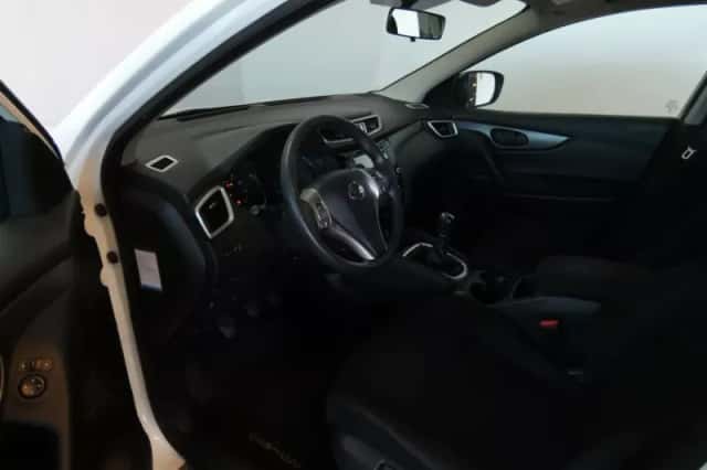 Nissan Qashqai (2014) thumbnail 3