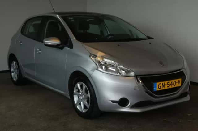 Peugeot 208 (2014) thumbnail 2