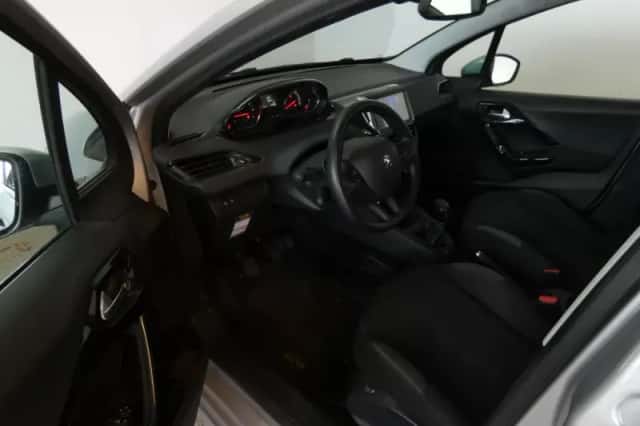 Peugeot 208 (2014) thumbnail 3