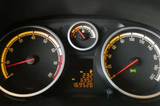 Opel Corsa (2011) thumbnail 5