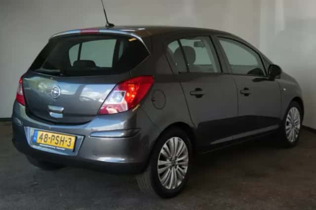 Opel Corsa (2011) thumbnail 6