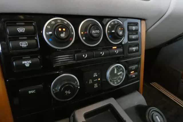Land Rover Range Rover (2003) thumbnail 6