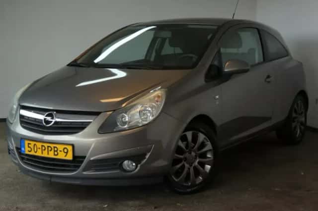 Opel Corsa (2011) thumbnail 1