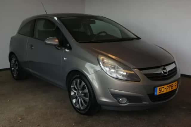 Opel Corsa (2011) thumbnail 2