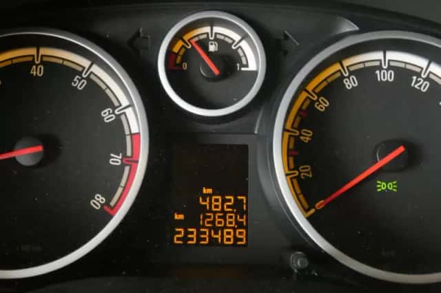 Opel Corsa (2011) thumbnail 5