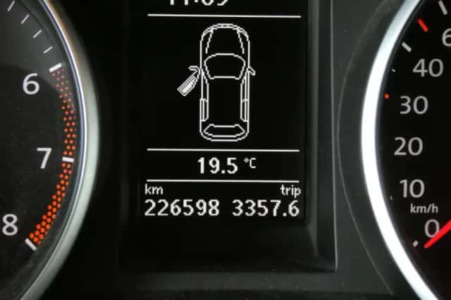 Volkswagen Golf (2010) thumbnail 6