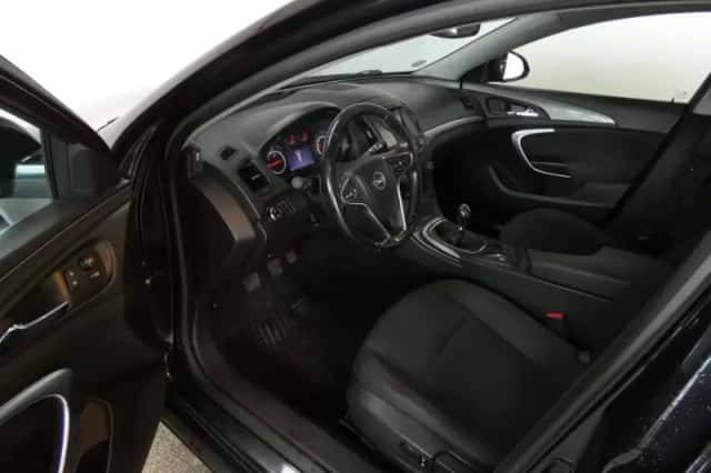 Opel Insignia (2013) thumbnail 3