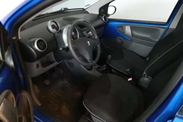 Peugeot 107 (2009) thumbnail 3