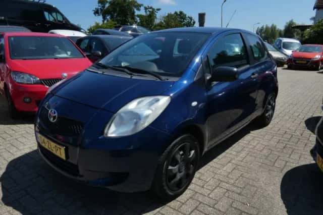 Toyota Yaris (2008) thumbnail 1
