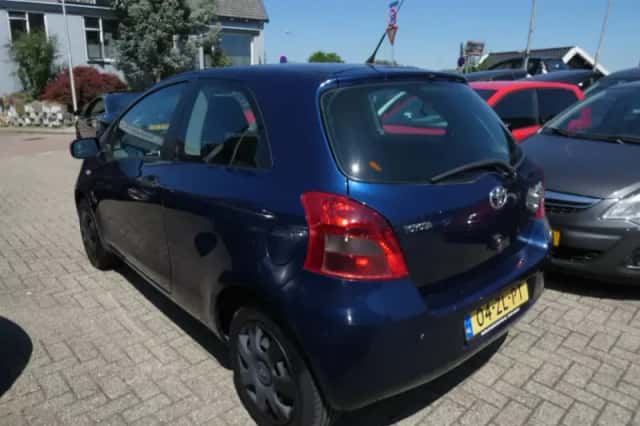 Toyota Yaris (2008) thumbnail 6