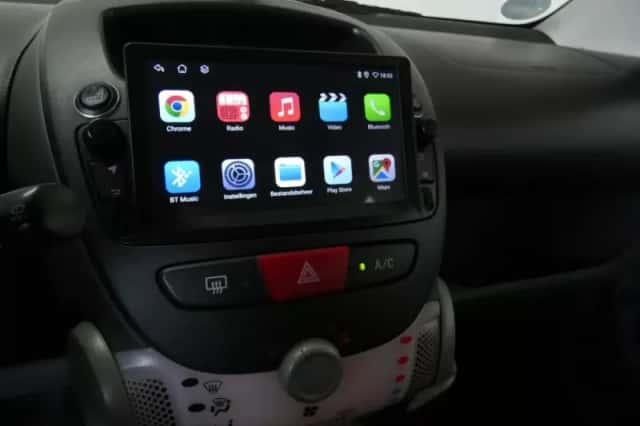 Toyota Aygo (2011) thumbnail 4