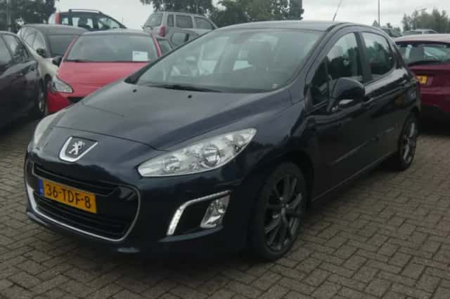 Peugeot 308 (2012) thumbnail 1