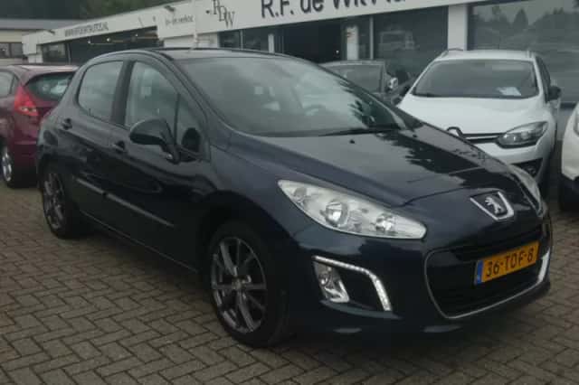 Peugeot 308 (2012) thumbnail 2