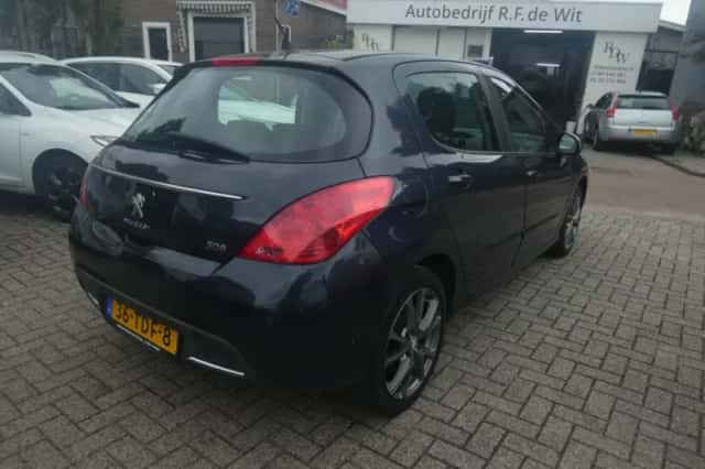 Peugeot 308 (2012) thumbnail 6