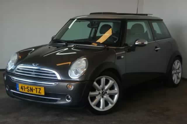 MINI Cooper (2006) thumbnail 1