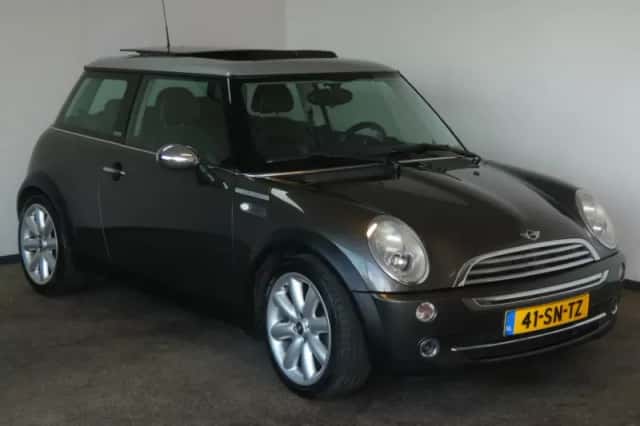 MINI Cooper (2006) thumbnail 2