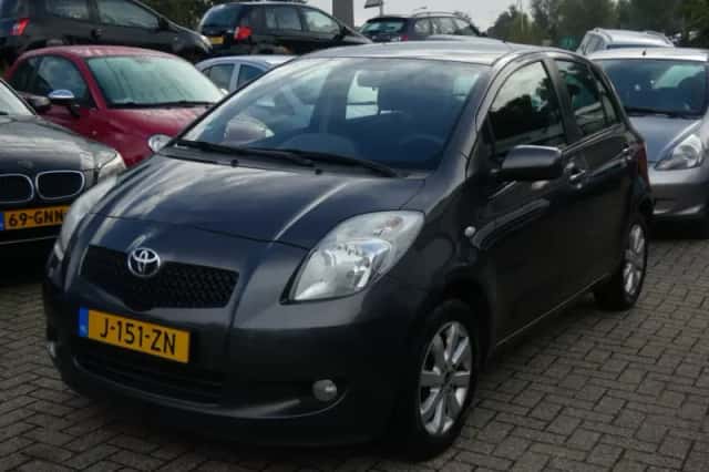 Toyota Yaris (2008) thumbnail 1