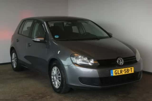 Volkswagen Golf (2009) thumbnail 2