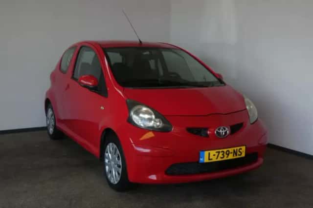 Toyota Aygo (2006) thumbnail 2