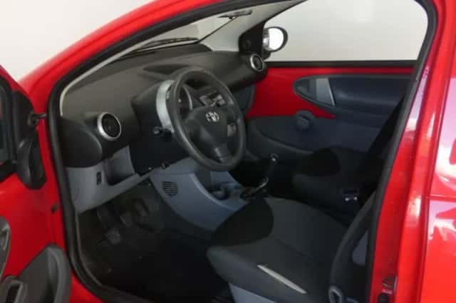 Toyota Aygo (2006) thumbnail 3