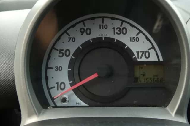Toyota Aygo (2010) thumbnail 5