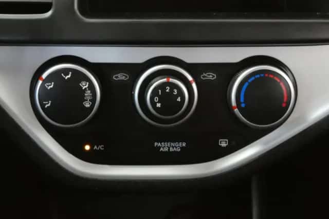 Kia Picanto (2011) thumbnail 6