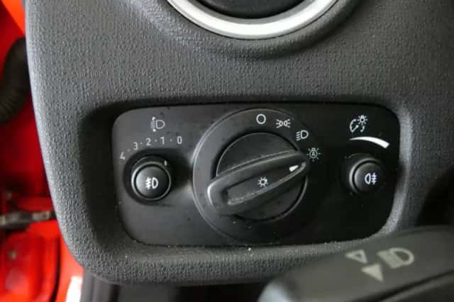 Ford Fiesta (2016) thumbnail 4