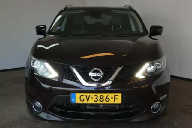 Nissan Qashqai (2015) thumbnail 2