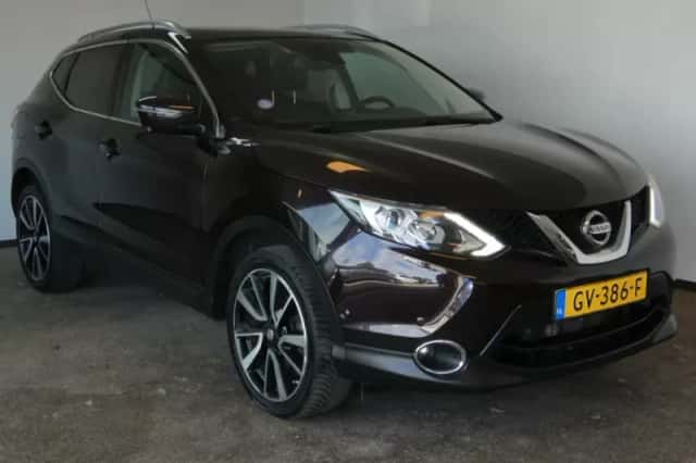Nissan Qashqai (2015) thumbnail 3