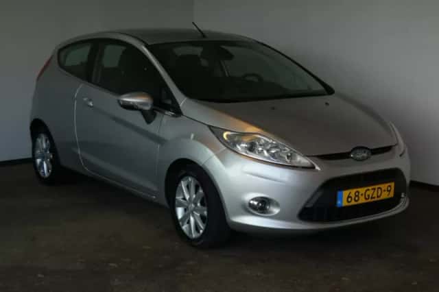 Ford Fiesta (2008) thumbnail 2