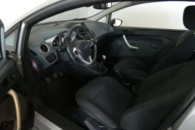 Ford Fiesta (2008) thumbnail 3