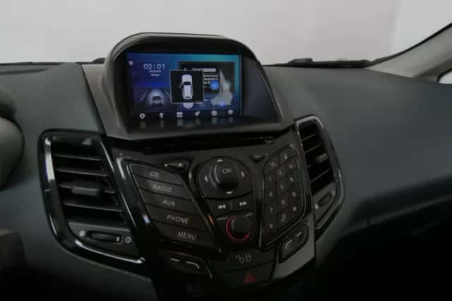 Ford Fiesta (2008) thumbnail 4