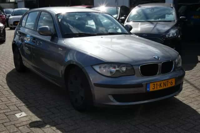 BMW 1-Serie (2010) thumbnail 2
