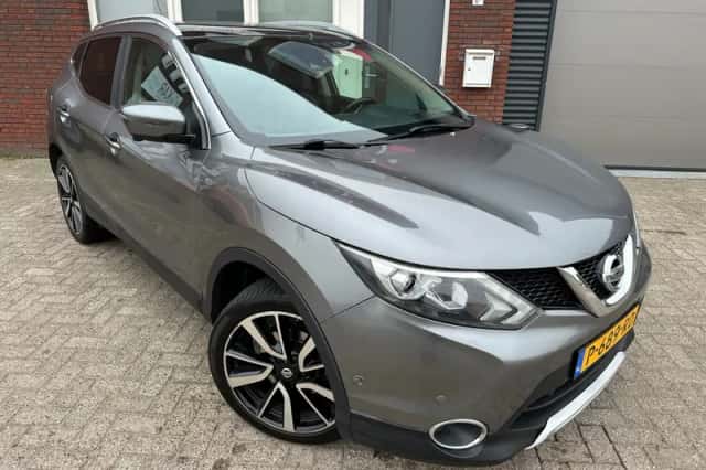 Nissan Qashqai (2015) thumbnail 1