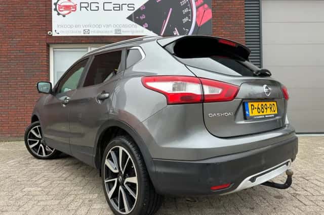 Nissan Qashqai (2015) thumbnail 2