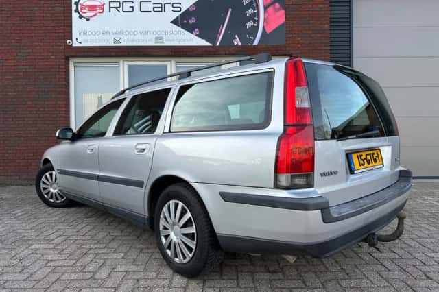 Volvo V70 (2002) thumbnail 2