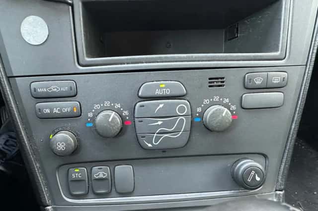 Volvo V70 (2002) thumbnail 6