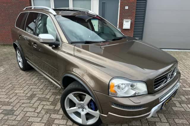 Volvo XC90 (2013) thumbnail 1