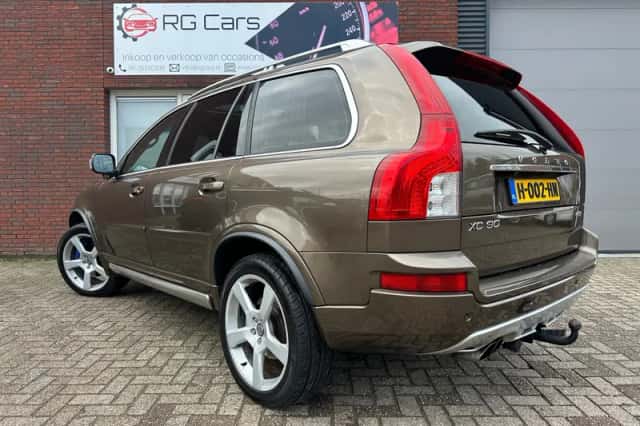Volvo XC90 (2013) thumbnail 2