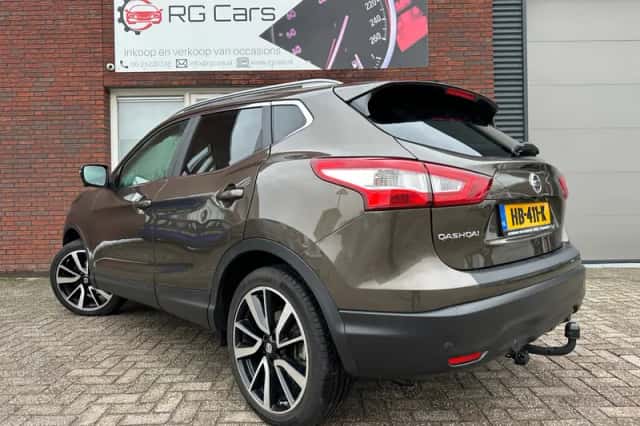 Nissan Qashqai (2015) thumbnail 2