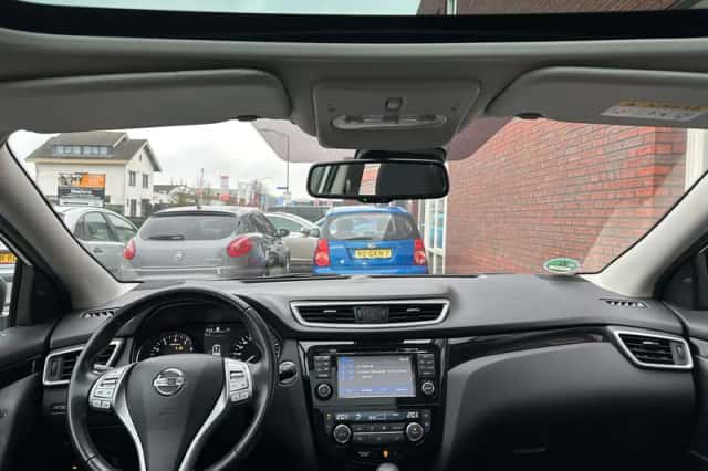 Nissan Qashqai (2015) thumbnail 3