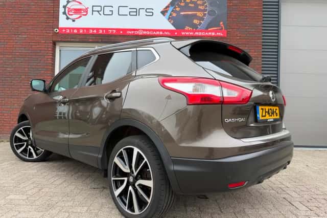 Nissan Qashqai (2015) thumbnail 2